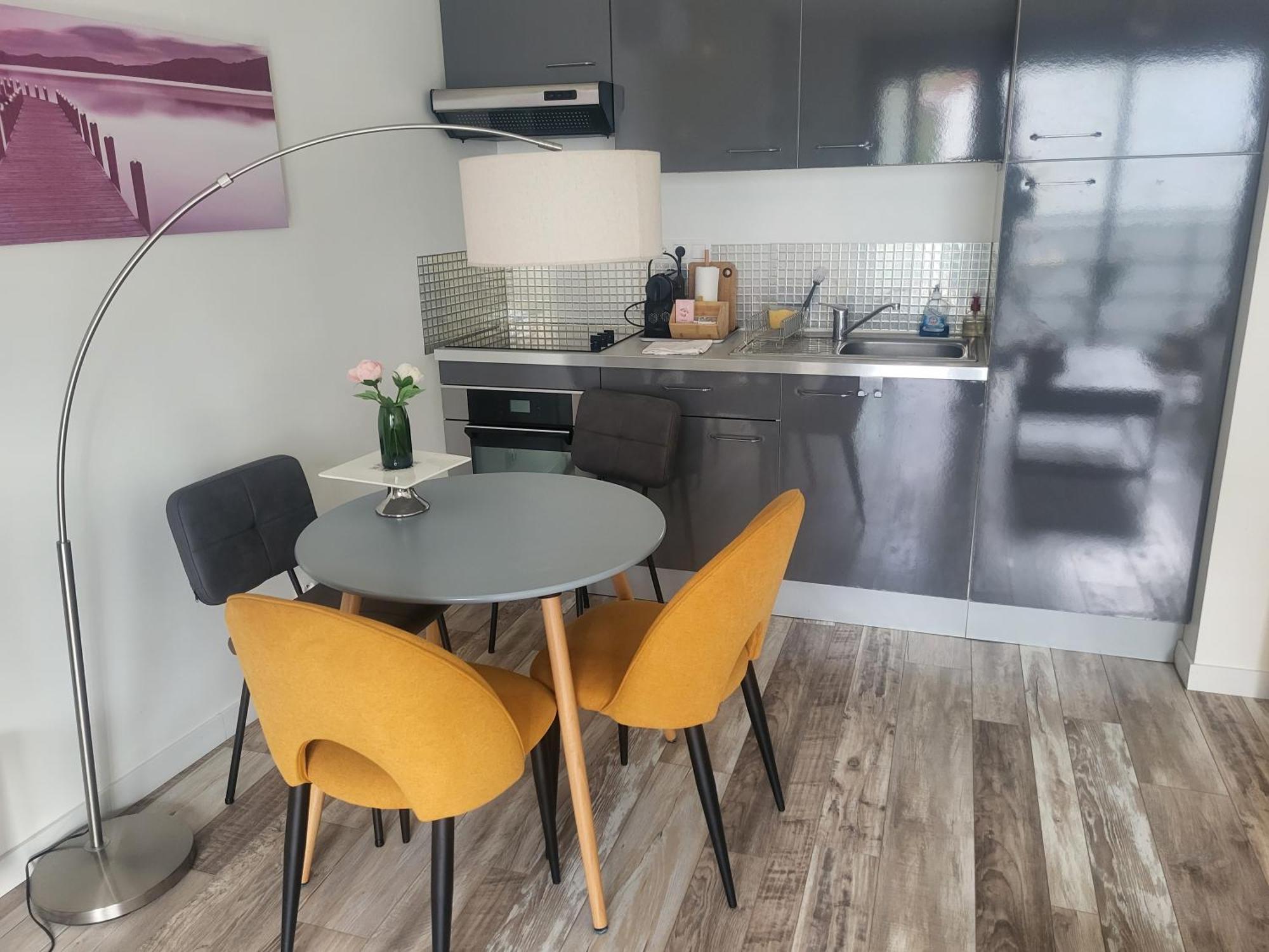F2 Hypercentre Terrasse Talleyrand Remeš Pokoj fotografie